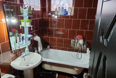 Apartament cu 3 camere semidecomandat în Ultracentral