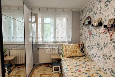 Apartament cu 3 camere semidecomandat, mobilat în Micro 4 - 8