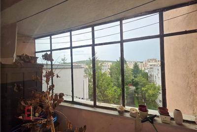 Apartament cu 3 camere decomandat în Tudor - 10