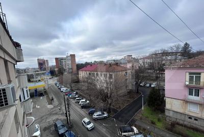 Apartament cu 4 camere decomandat în George Enescu - 5