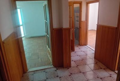 Apartament cu 3 camere decomandat în Calea Romanului - 2