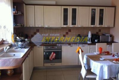 Casă individuală cu 8 camere cu Garaj în Cetate - 7