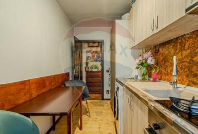 Apartament 2 camere, decomandat, parter + beci + 2 parcari =74,000 - 7
