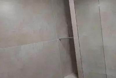 Apartament cu 2 camere decomandat în Florilor