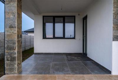 Casă individuală cu 4 camere cu Canalizare în Central - 13