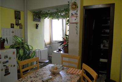 4 camere, decomandat, 90mp, bloc 1984,  Basarabia - Diham