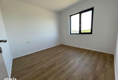 Casă cu 4 camere cu Teren 400 Mp în Domnești - 5