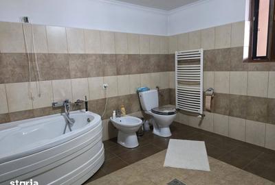 Casă cu 4 camere cu Teren 889 Mp în Oșorhei