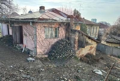 Casă cu 3 camere cu Teren 651 Mp în Central - 1