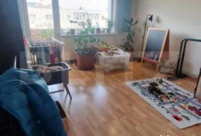 Apartament cu 4 camere decomandat în Astra - 12