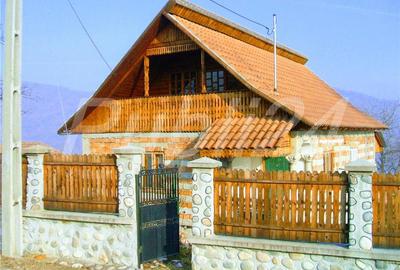 Casă cu 5 camere în Ocnele Mari - 8