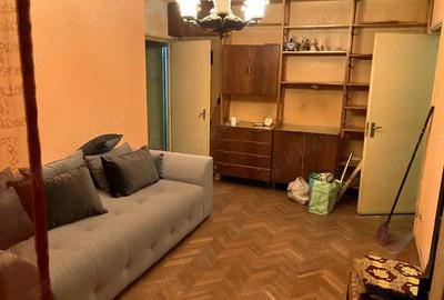 Apartament cu 3 camere semidecomandat în Ștefan cel Mare