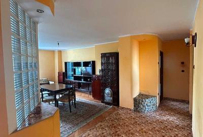 Apartament cu 4 camere decomandat în Teiu - 3