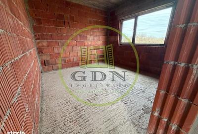 Casă cu 4 camere în Șimnicu de Jos - 2