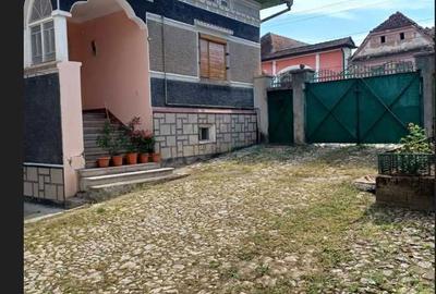 Casă cu 4 camere în Central - 4