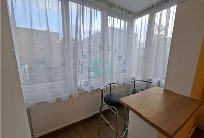 Apartament cu 2 camere semidecomandat în Tractorul - 7