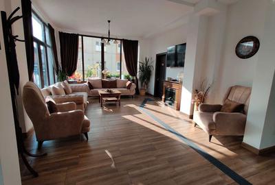 Spațiu comercial, de 502 mp, în Central - 8