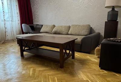 Apartament cu 3 camere decomandat, mobilat în Centru Civic