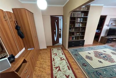Apartament cu 3 camere decomandat, mobilat în Central - 2