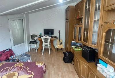 Garsonieră decomandată în Tractorul