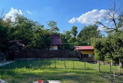 Casă cu 4 camere cu Teren 1700 Mp în Central - 1