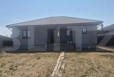 Casă cu 3 camere cu Teren 950 Mp în Central - 1