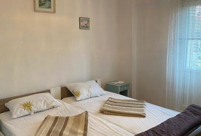 Apartament cu 3 camere decomandat, mobilat în Central