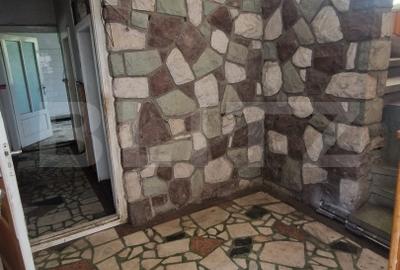 Casă individuală cu 6 camere cu Canalizare în Aurel Vlaicu