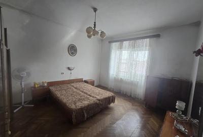 Duplex cu 4 camere cu Canalizare în Central - 3