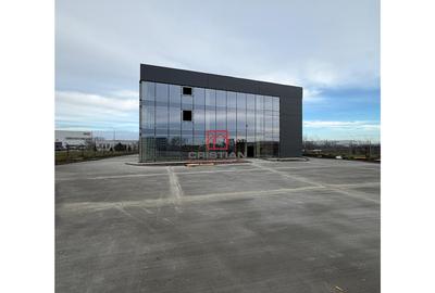 Spațiu comercial, de 1,380 mp, în Central - 11
