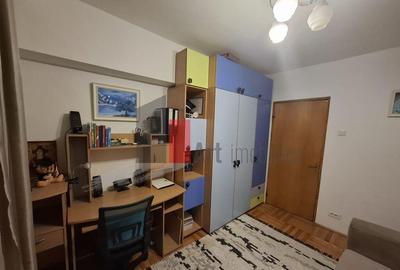 Apartament cu 3 camere semidecomandat, mobilat în Sălăjan - 1