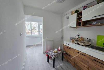Apartament cu o camera, Str. Nae Leonard, S-uri, etaj 3 ! - 3