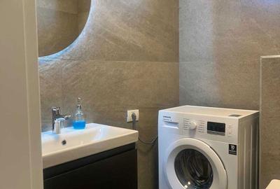 Apartament cu 3 camere decomandat în Tunari