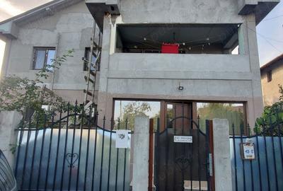 Casă cu 5 camere cu Teren 300 Mp în Valu lui Traian - 4