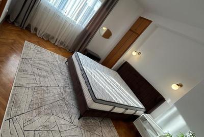 Apartament cu 4 camere semidecomandat, mobilat în Universitate - 9