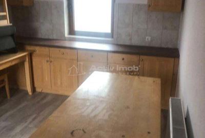 Casă cu 10 camere cu Teren 300 Mp în Cristian - 6