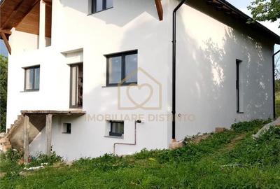 Casă cu 6 camere cu Teren 14300 Mp în Remetea Chioarului - 3