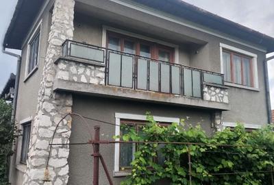 Casă individuală cu 5 camere cu Teren 5100 Mp în Gothatea - 1