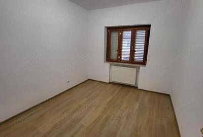 Casă cu 4 camere în Dumbrăvița - 9