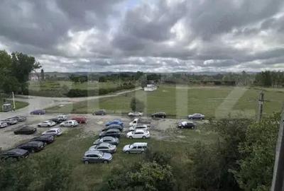 Apartament de 3 camere, renovat+garaj inclus - 1