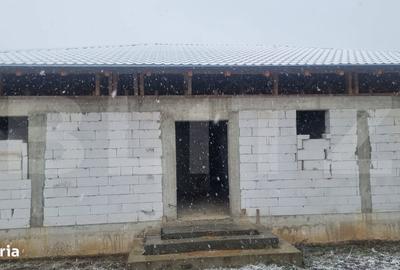 Casă cu 4 camere cu Teren 500 Mp în Vest - 8