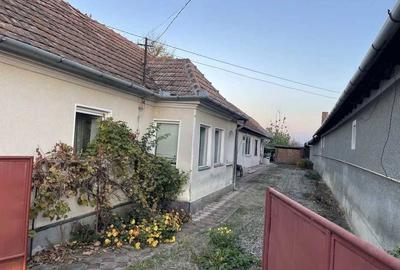 Casă cu 4 camere în Exterior Vest