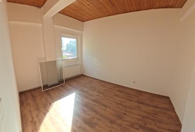 Vilă spațioasă cu 12 camere, teren generos și multiple facilități Vilă spațioasă cu 12 camere, teren generos și multiple facilități - 12