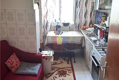 Apartament cu 4 camere decomandat în Viziru 3 - 13