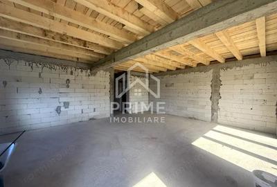 Casă cu Teren 433 Mp în Teiu - 12