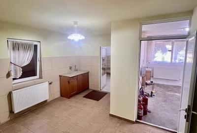 Casa de vanzare Frumusani - Spatiu Comercial la Parter - 25 min de Bucuresti - 10