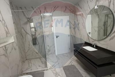 Casă individuală cu 6 camere cu Teren 484 Mp în Central - 9