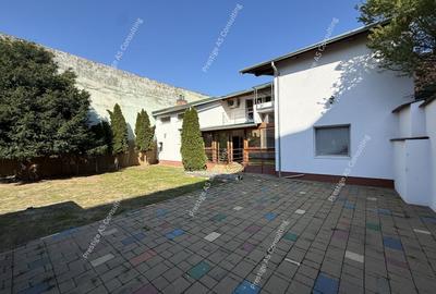 Casă individuală cu 4 camere cu Canalizare în Elisabetin - 1