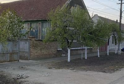 Casă cu Teren 1300 Mp în Central - 2