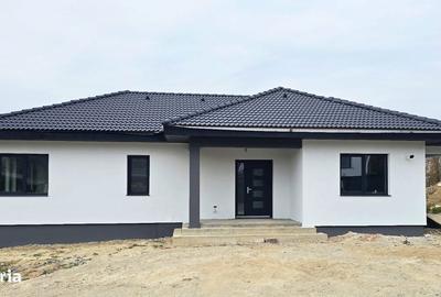 Casă cu 4 camere în Satu Nou de Jos - 10